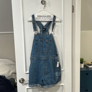 Gap denim shorts overalls in Medium